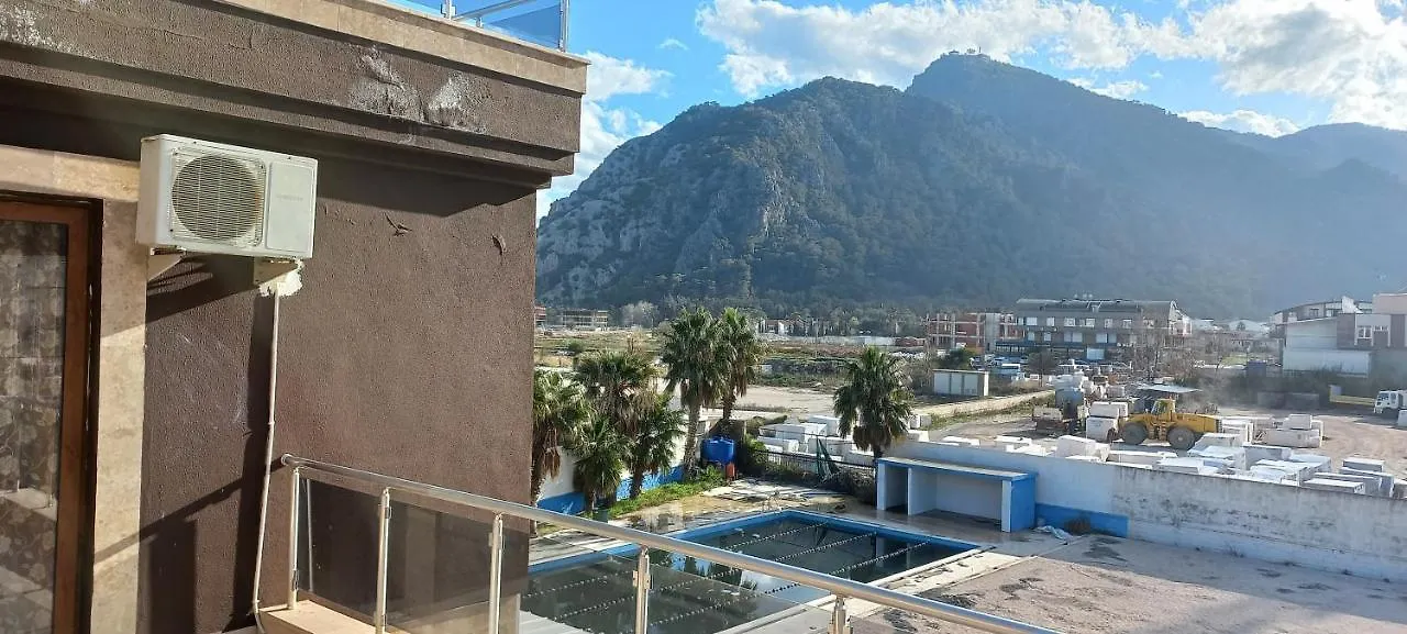 Gueler Hotel أنطاليا 3*,